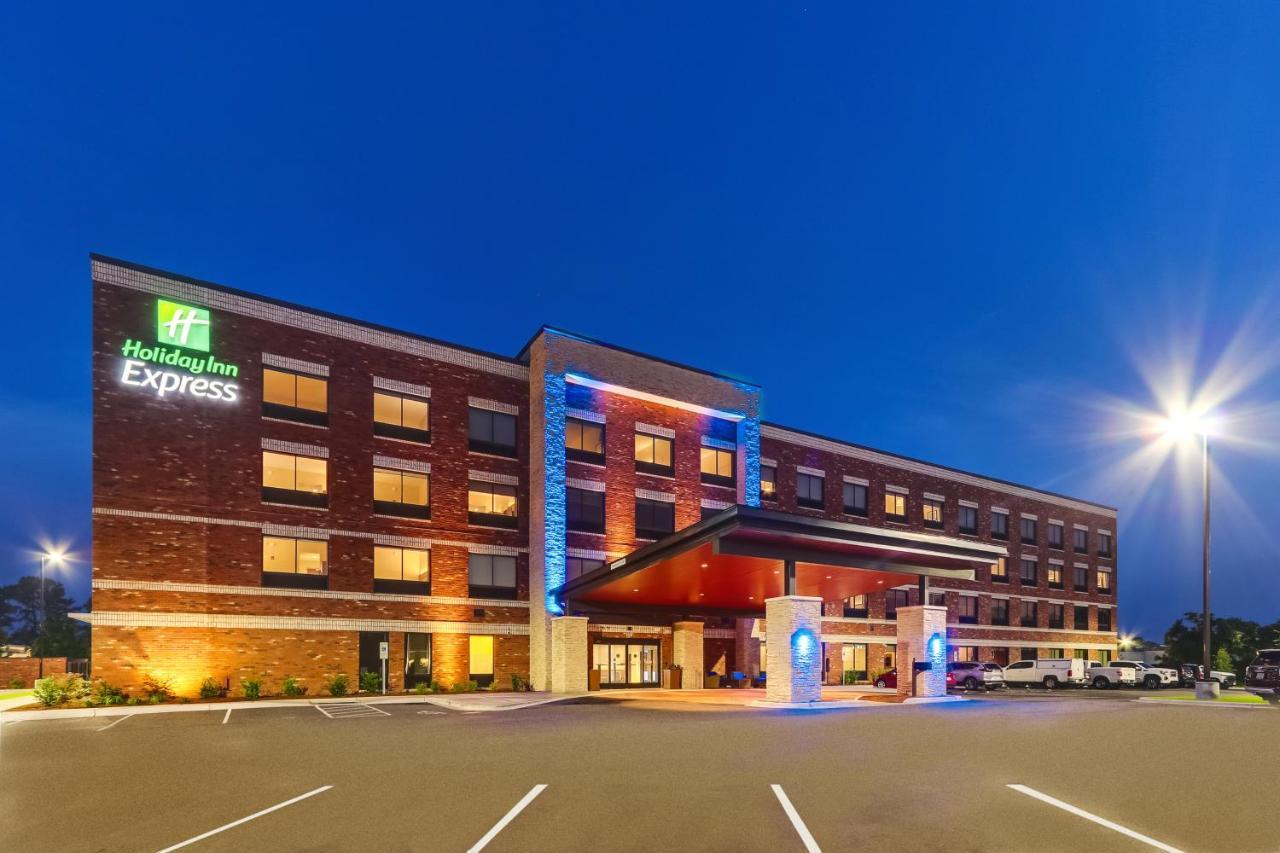 Holiday Inn Express - Wilmington - Porters Neck By Ihg Екстериор снимка