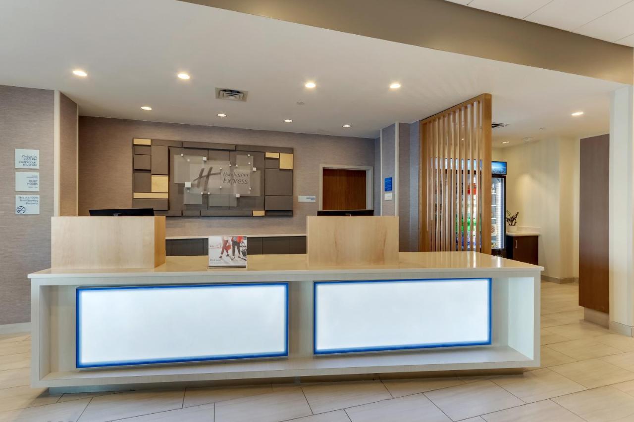 Holiday Inn Express - Wilmington - Porters Neck By Ihg Екстериор снимка