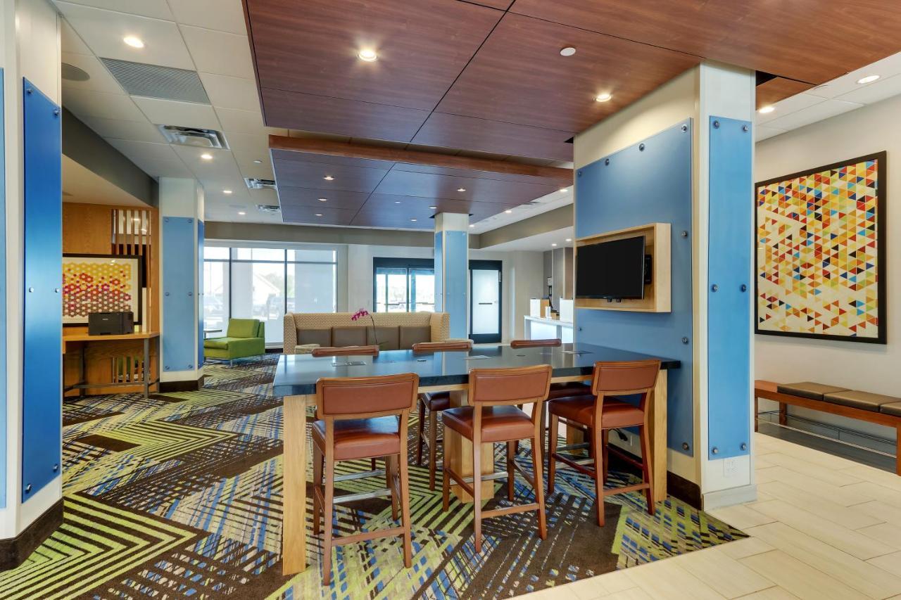 Holiday Inn Express - Wilmington - Porters Neck By Ihg Екстериор снимка