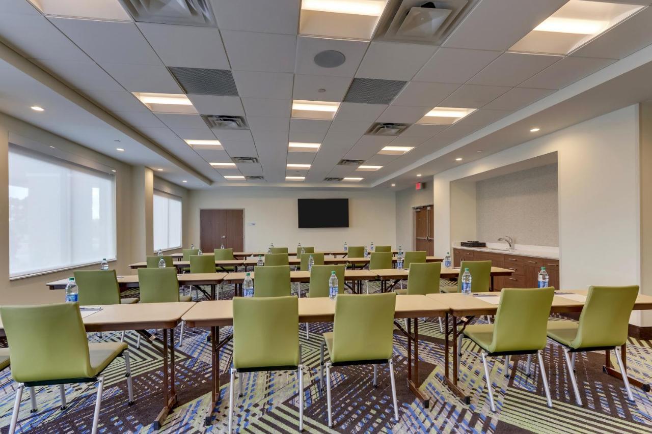 Holiday Inn Express - Wilmington - Porters Neck By Ihg Екстериор снимка
