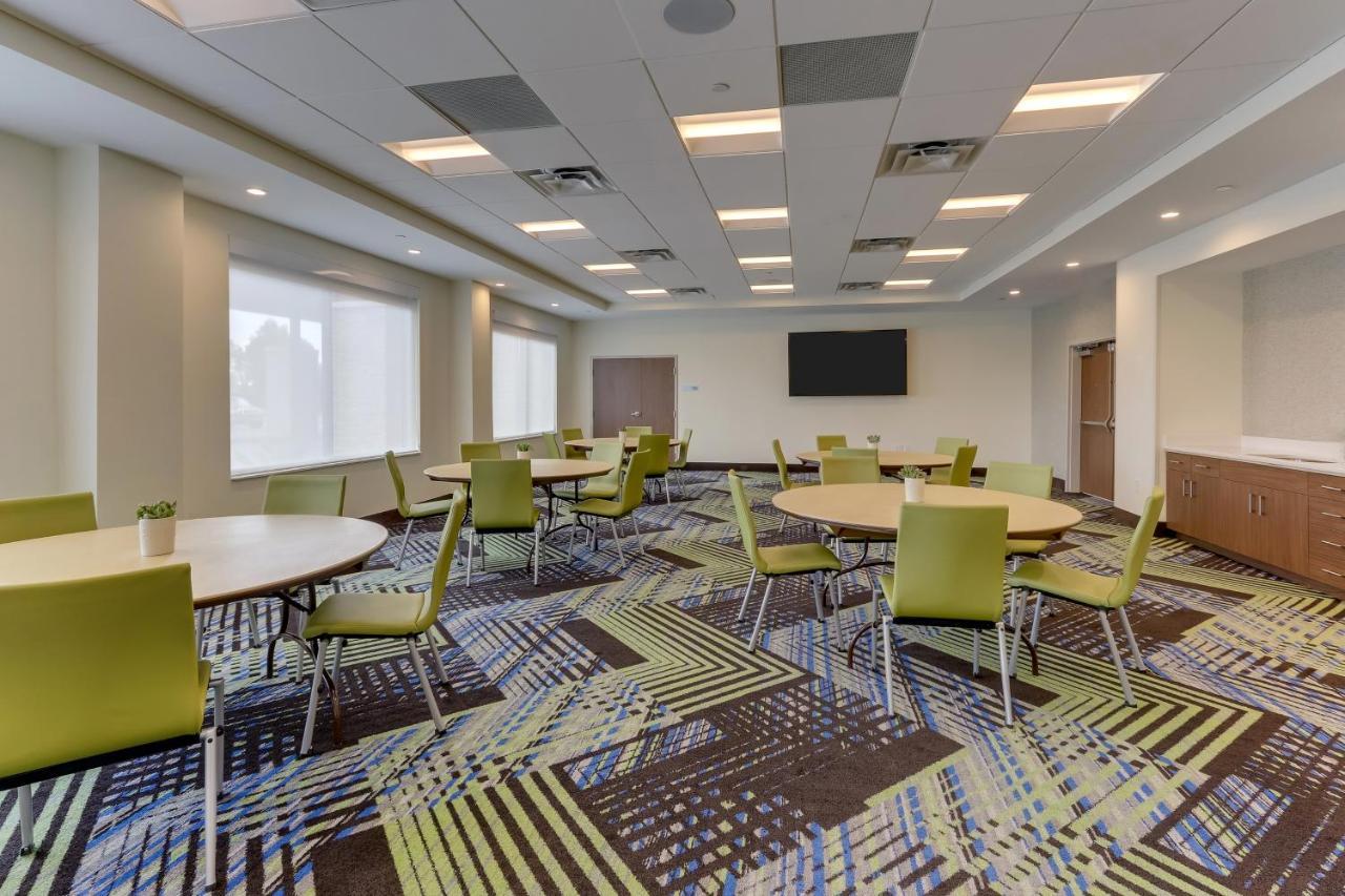 Holiday Inn Express - Wilmington - Porters Neck By Ihg Екстериор снимка