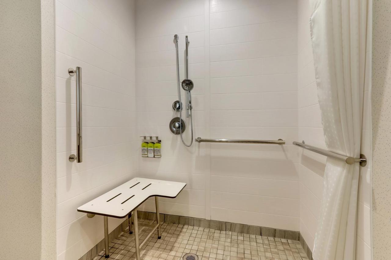Holiday Inn Express - Wilmington - Porters Neck By Ihg Екстериор снимка