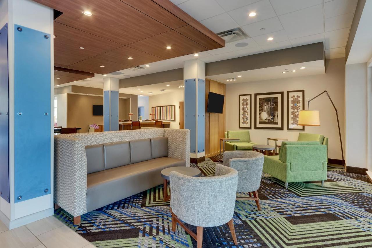 Holiday Inn Express - Wilmington - Porters Neck By Ihg Екстериор снимка