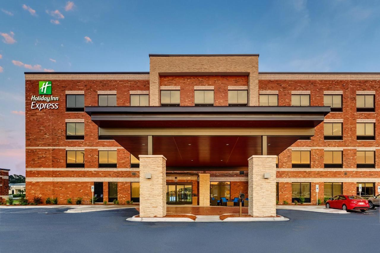 Holiday Inn Express - Wilmington - Porters Neck By Ihg Екстериор снимка